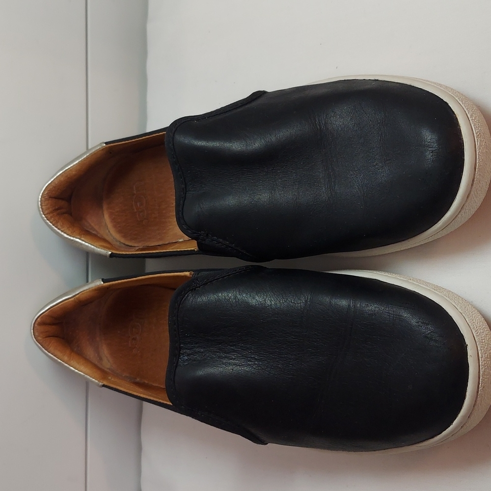 UGG black leather slip-on shoes Sz 8